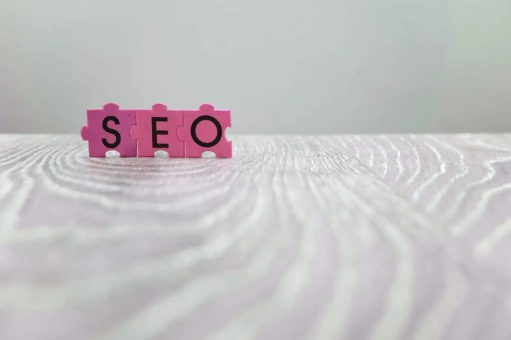 Influence du trafic et des visites sur le SEO d’un site. (67 caractères)